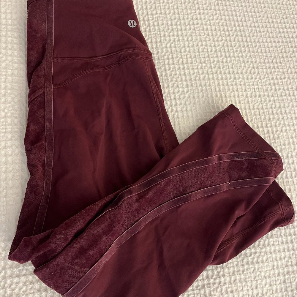 Lululemon Wonder Under Cropped High Rise Flocked Lace Velvet Burgundy; Size 6